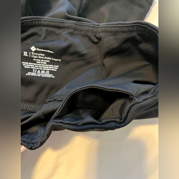 Members Mark | Everyday High-Rise Ankle Legging | Black | Size XL - Picture 3 of 5